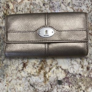 Fossil Gold wallet, excellent used condition
